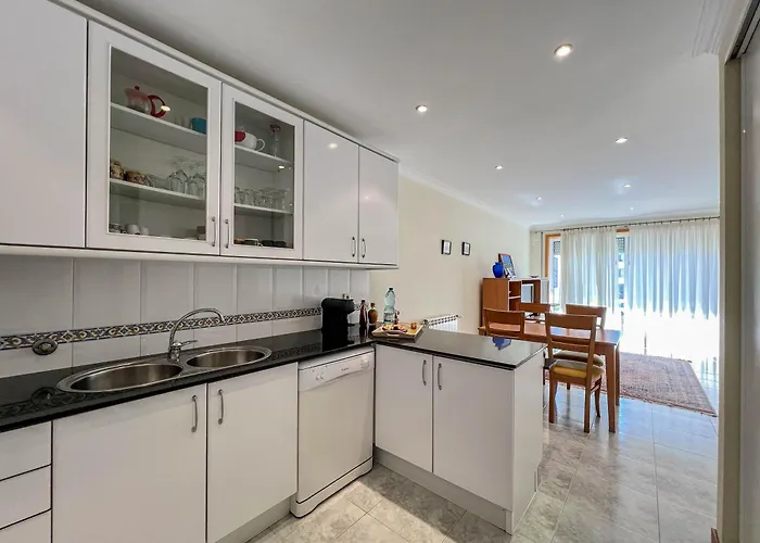 Apartman Casa Coracao De Viana - Near The